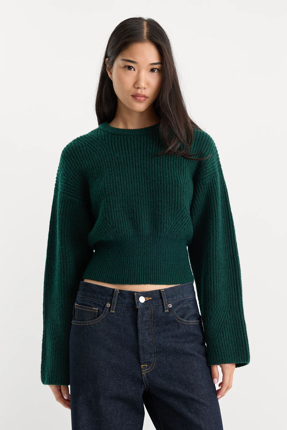 Good American The Chunky Knit Sweater in Forest Green — Front view