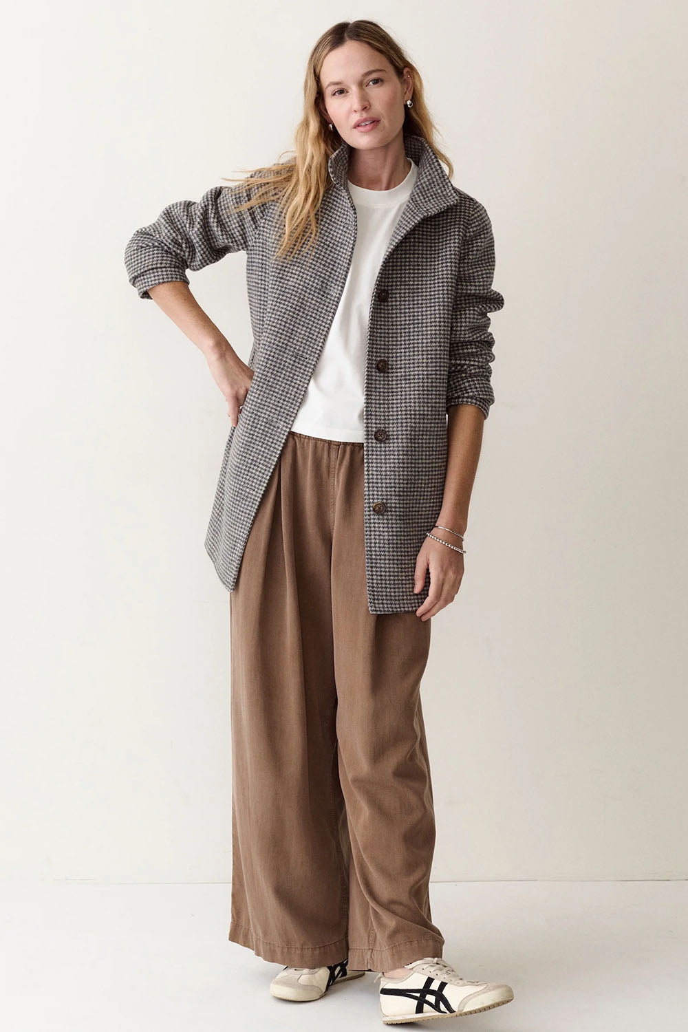 Marine Layer Stephanie Cocoon Coat in Charcoal/Cream Houndstooth — Full-body view