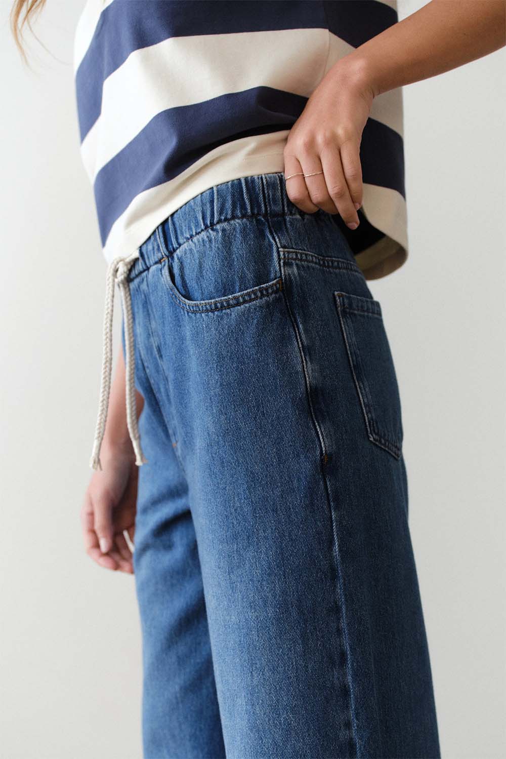 marine layer ella wide leg pant medium wash detail