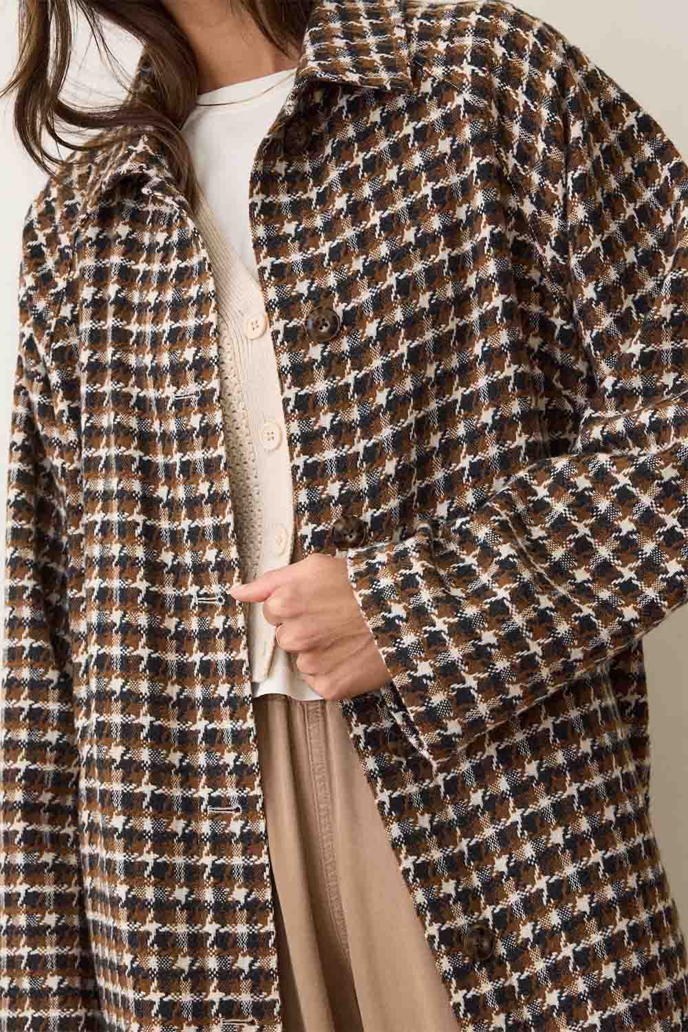 Marine Layer - Houndstooth Trench - Neutral Herringbone - Detail