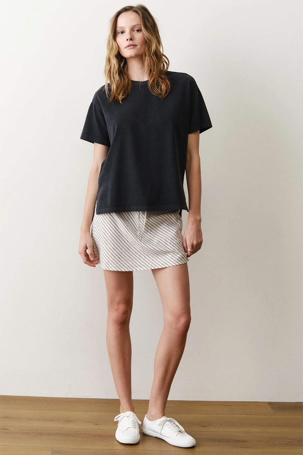 marine layer luxe oversized crew tee black 