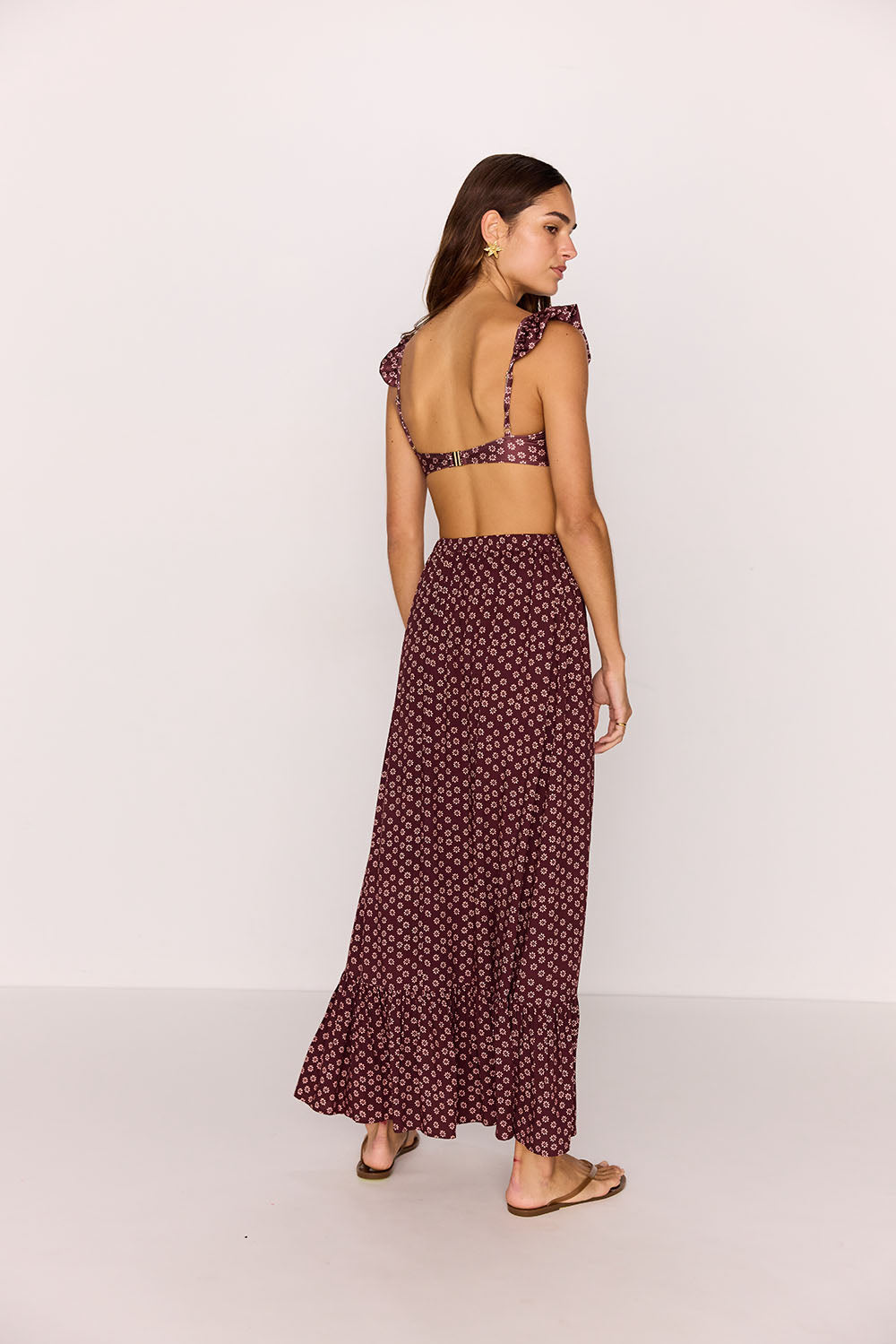 minkink sierra ruffle hem maxi skirt burgundy floral back
