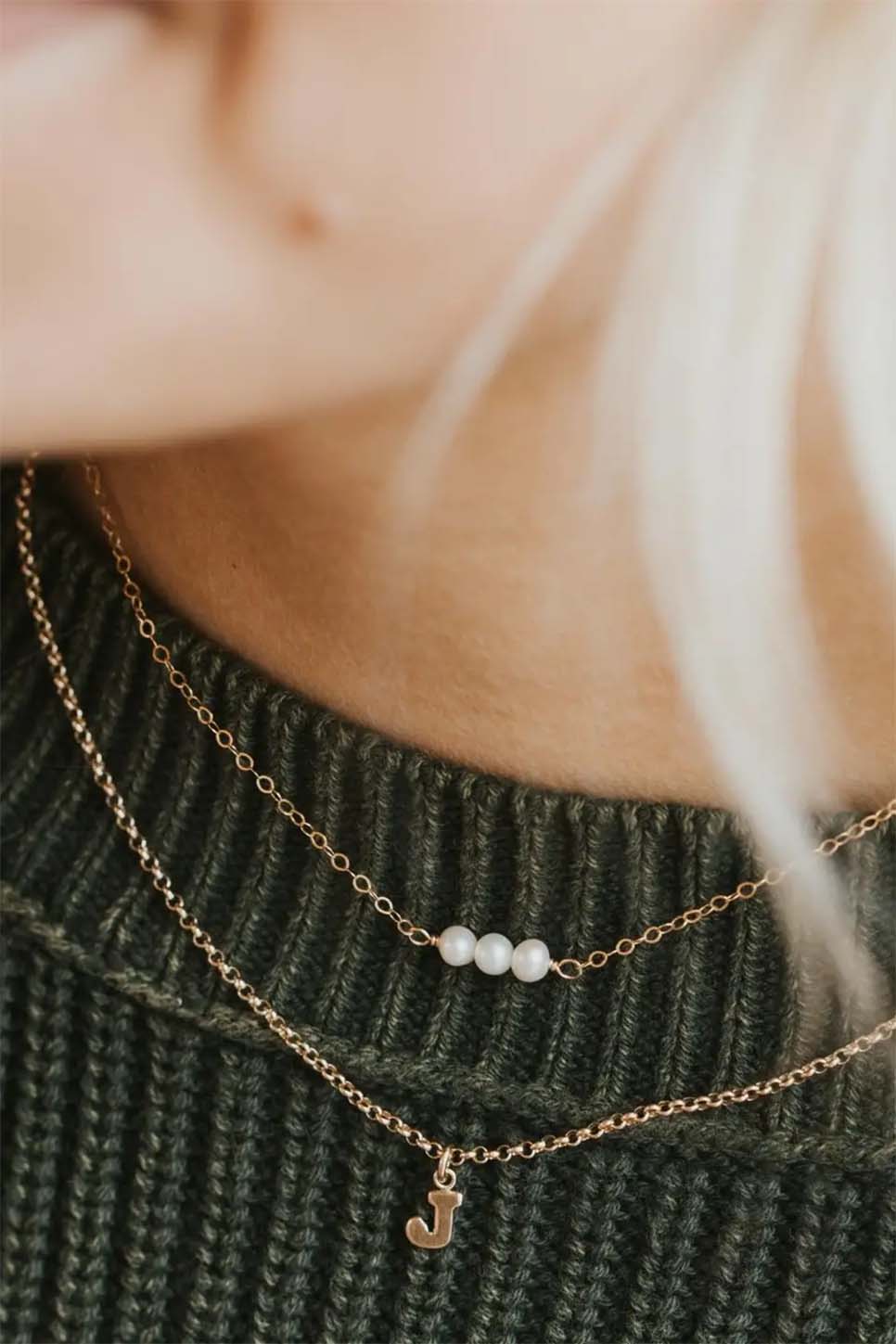 Hello Adorn - Pearl Linked Necklace - Model