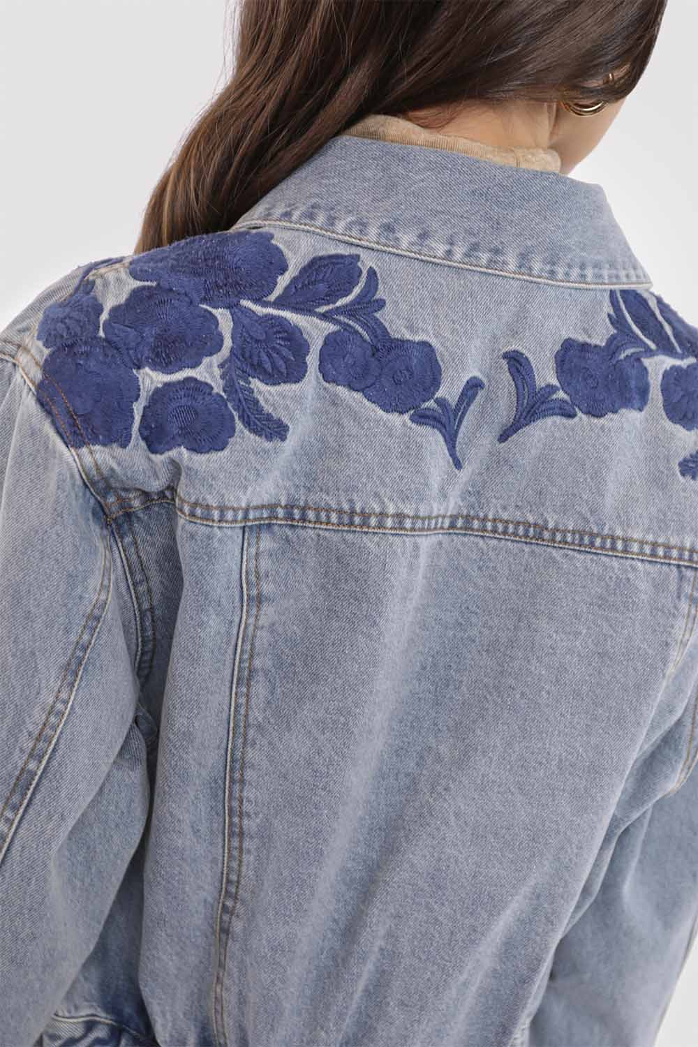 Sadie & Sage - MOST LIKELY EMBROIDERED DENIM JACKET - Mid Wash Blue - Detail