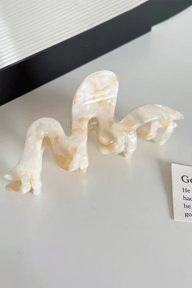 Pearl of the West - Squiggle 10.6cm Hair Claw - Mermaid White