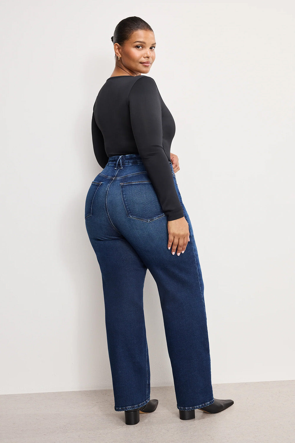 Good American - Soft Tech True Straight Jeans - Indigo - Plus Back