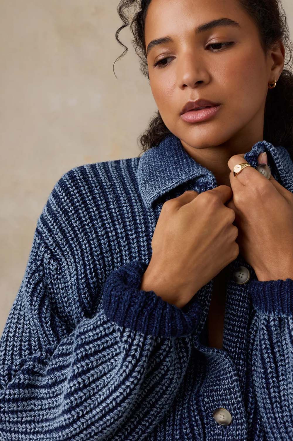 Faherty Sunwashed Lodge Cardigan in Midnight Indigo Wash — Collar detail view
