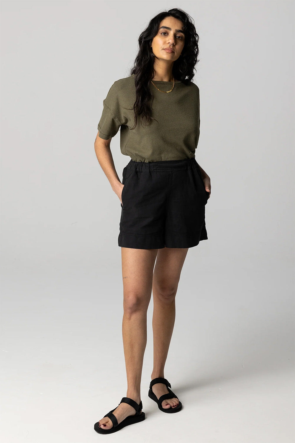 Finisterre - Riviera Tee - Olive - Side