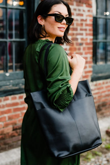 Able - Selam Magazine Tote - Black - Model