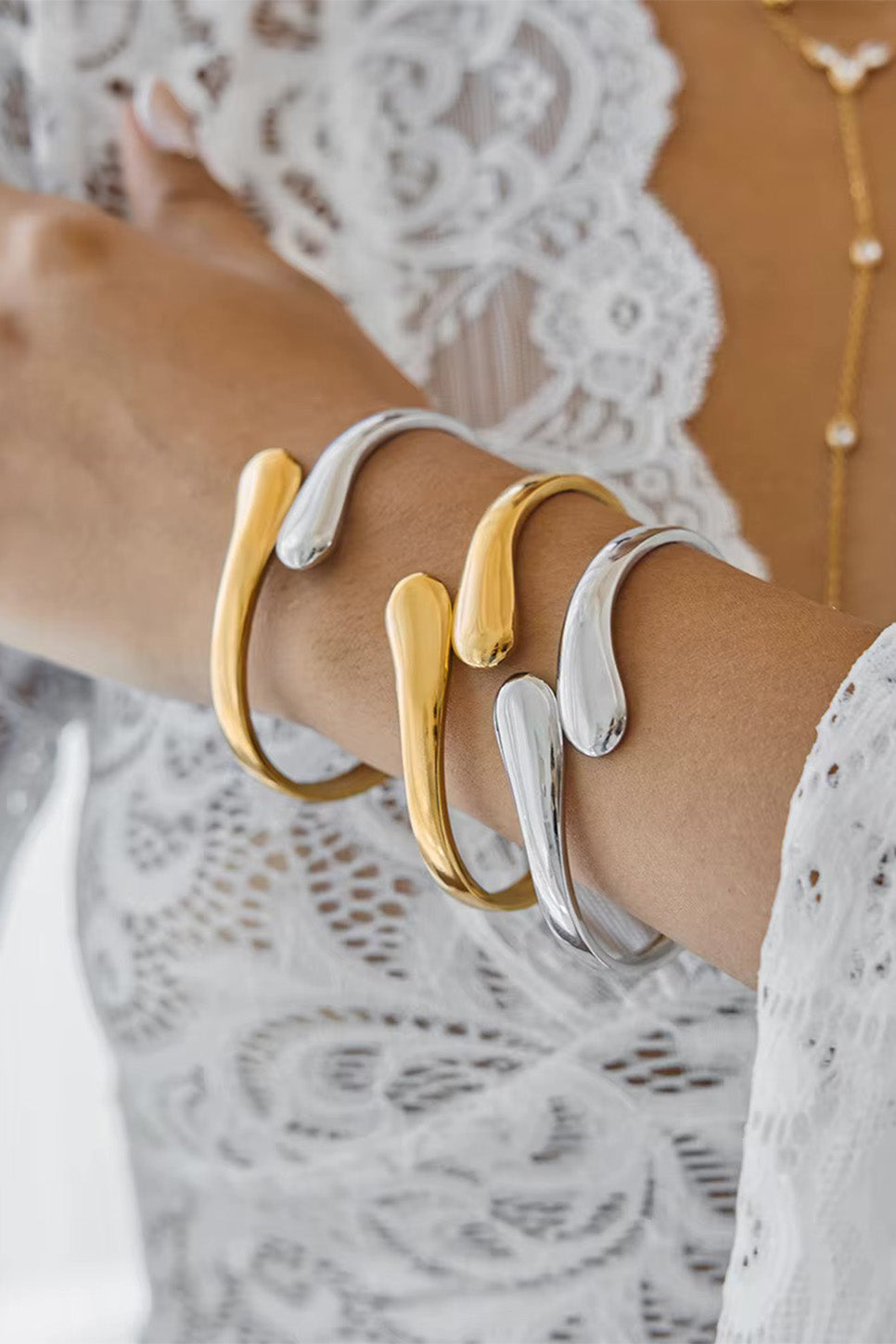 pearl of the west crossover cuff silver model