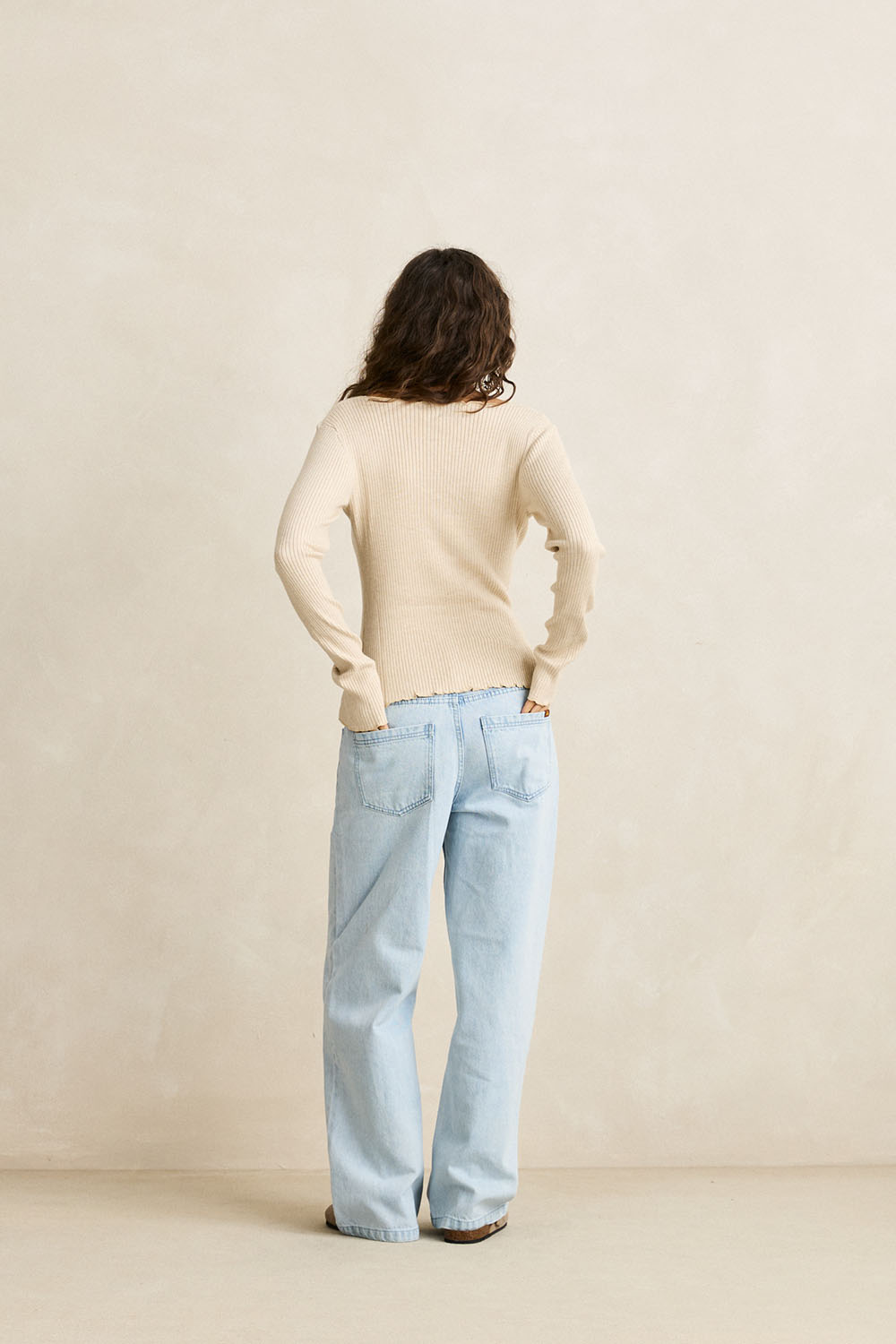 rhythm essential ls knit top white marle back