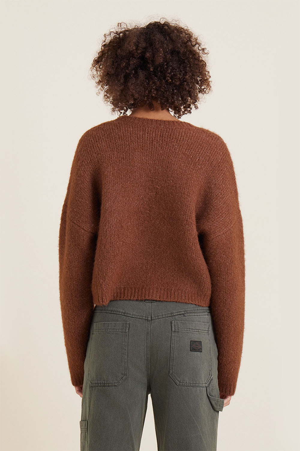 roark kos sweater otter back