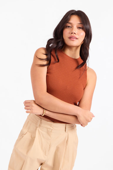 sadie-and-sage-soft-cedar-ruched-knit-tank-rust-profile