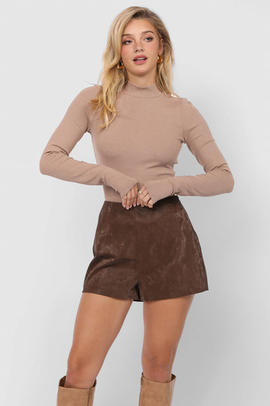 Sadie & Sage - Ronan Top w/ Thumbholes - Oak - Front