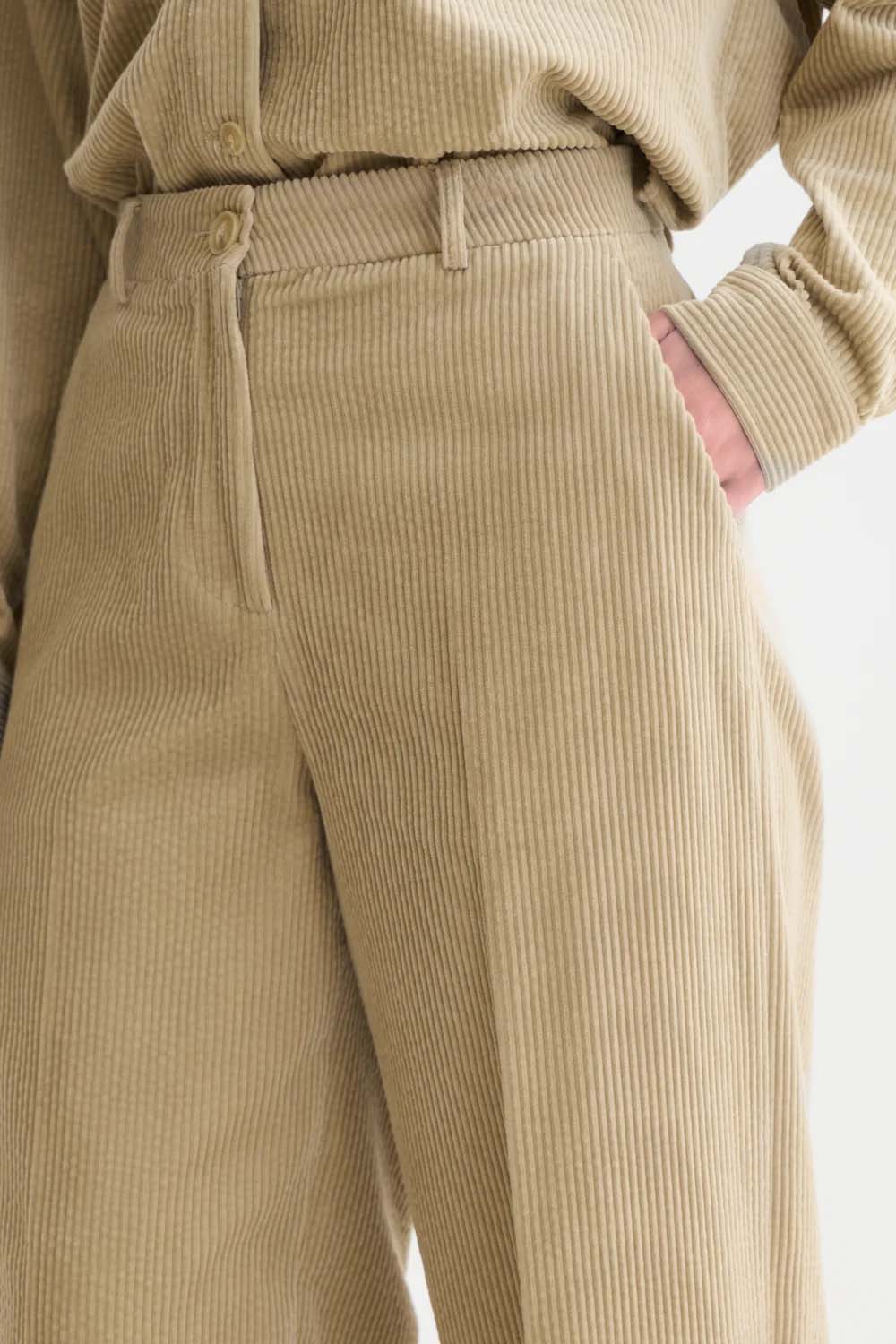Scotch & Soda Cleo Corduroy Pant in Aluminum — Pocket detail view