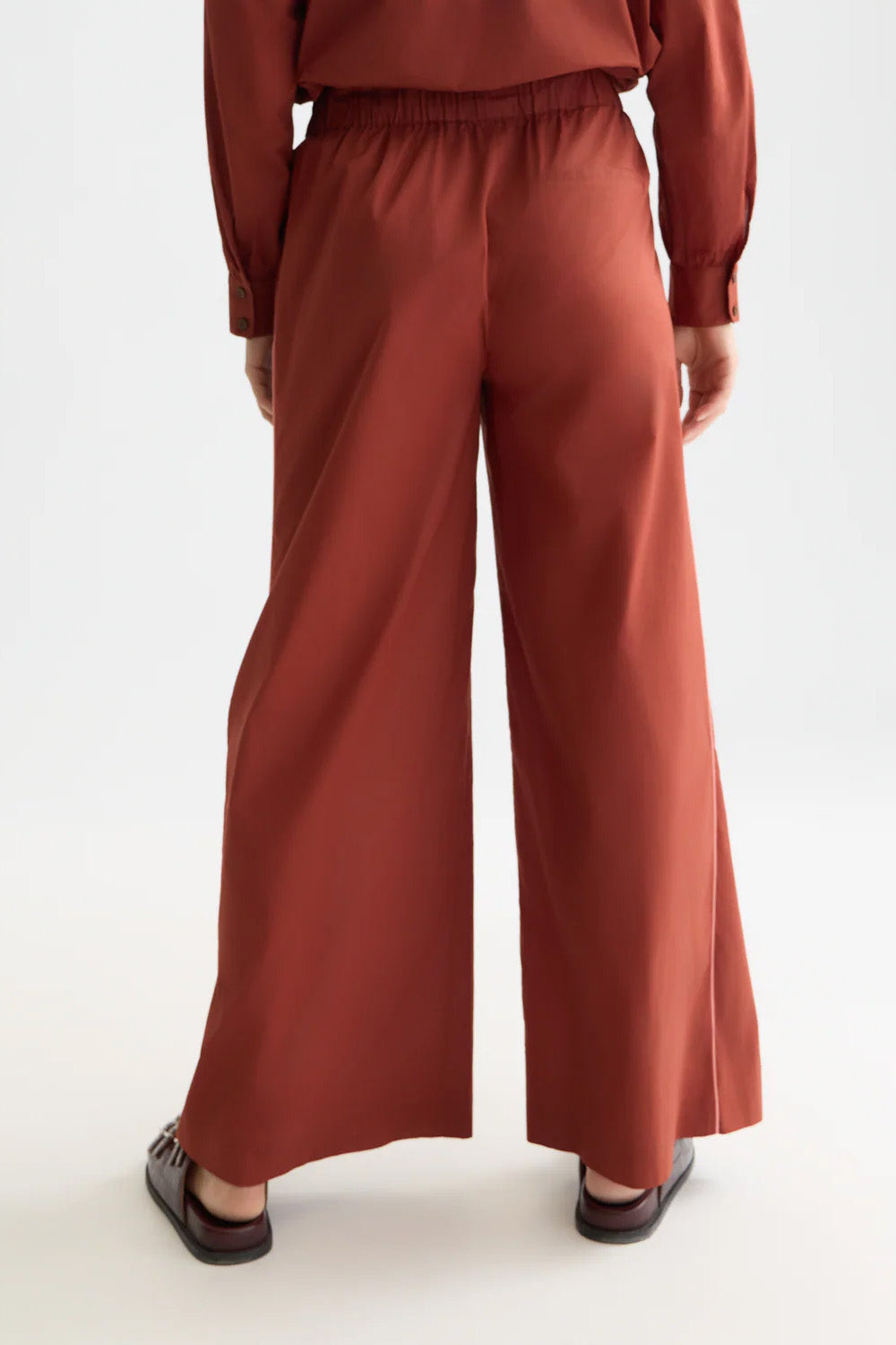 scotch and soda cotton voile pull on pant burnt henna back