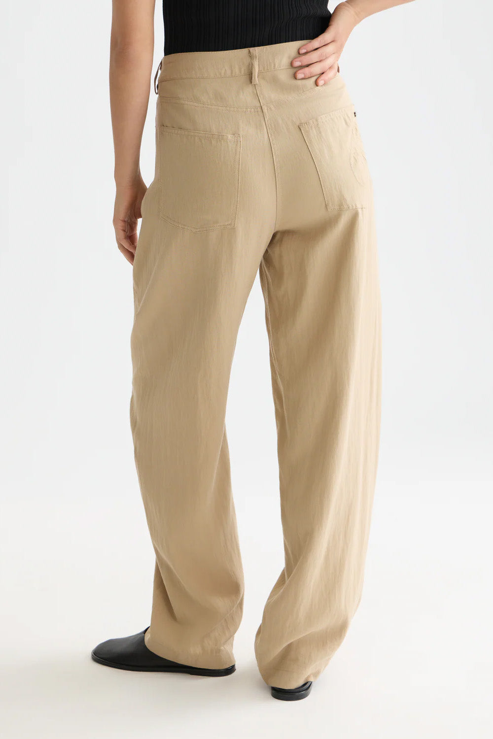 scotch and soda lotus twill barrel travertine back