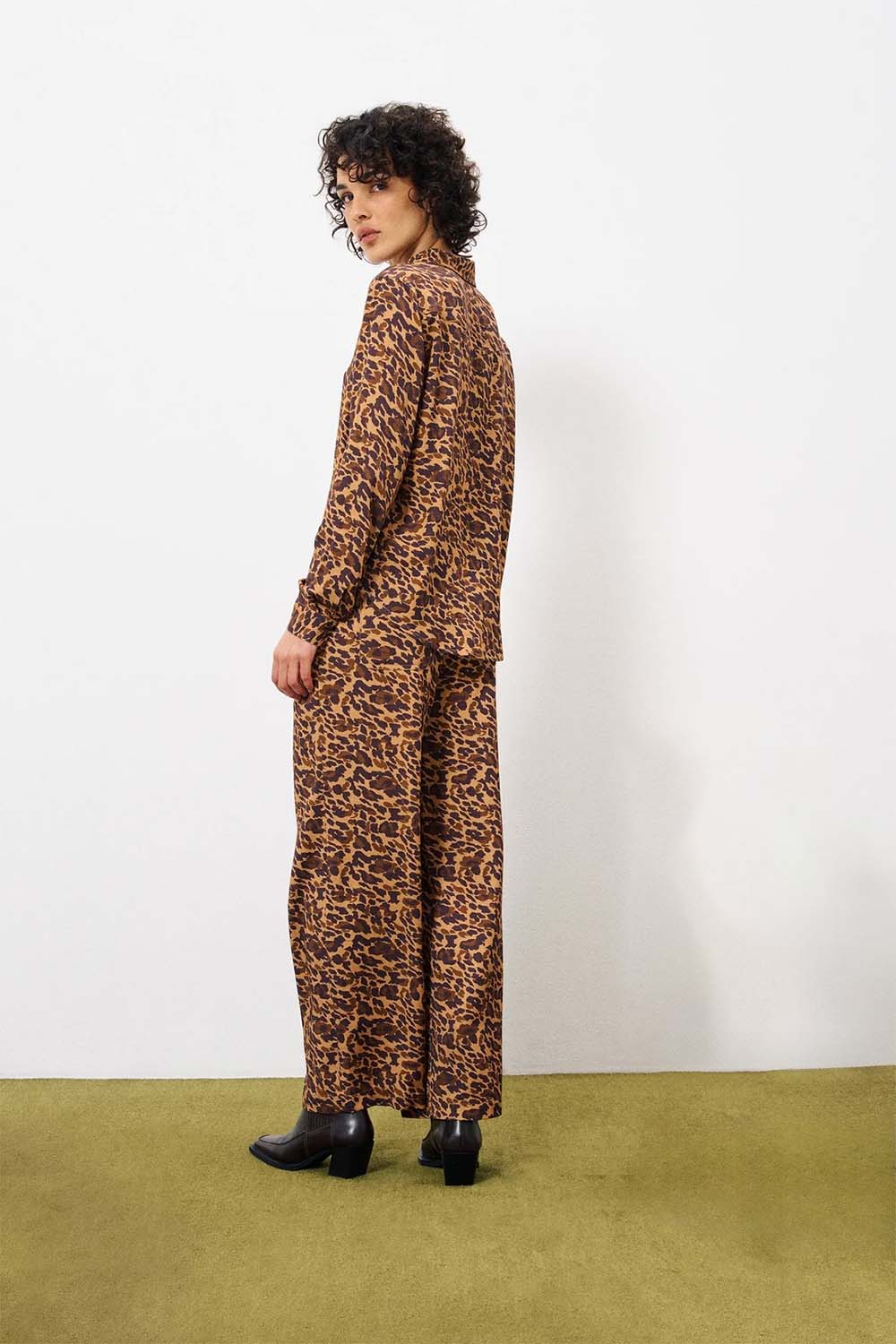 FRNCH - Pelly Pants - Fauna - Back