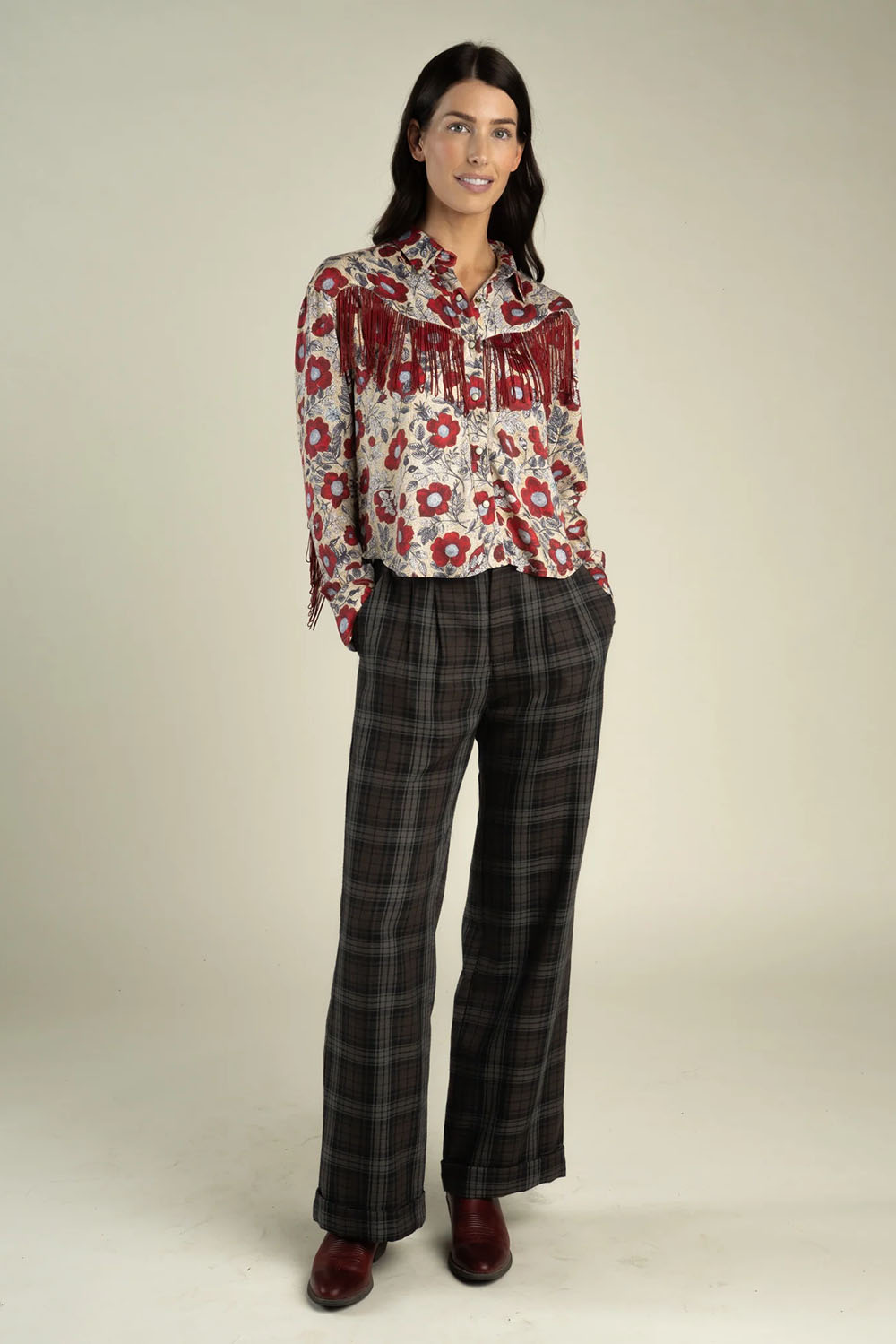 Sendero June Blouse in Desert Floral Rosado — Full-body view, styled