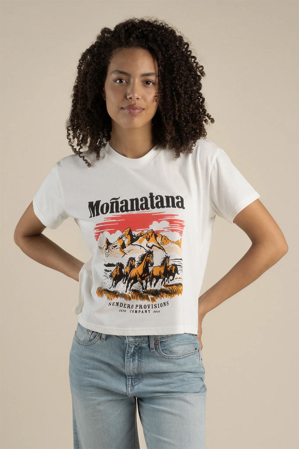 sendero monanatana boxy tee vintage white model 