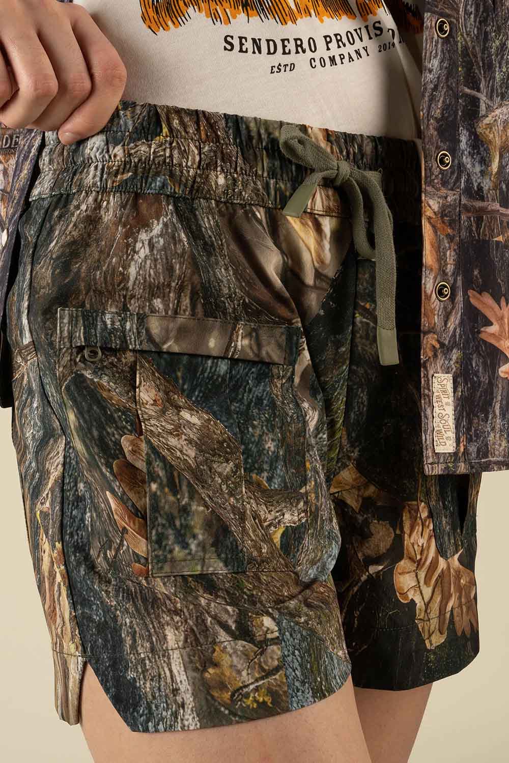 sendero solaya performance short will tree camo detail
