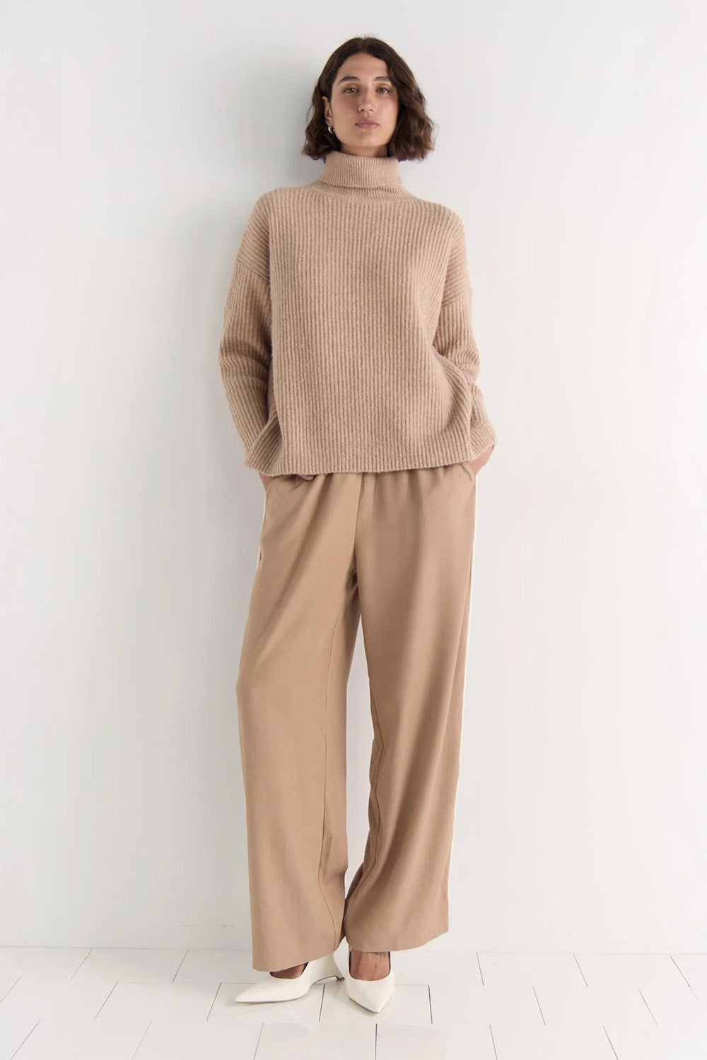 Staple the Label - Bromley Relaxed Pants - Camel - Front