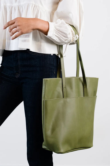 Able - Selam Magazine Tote - Moss - Model