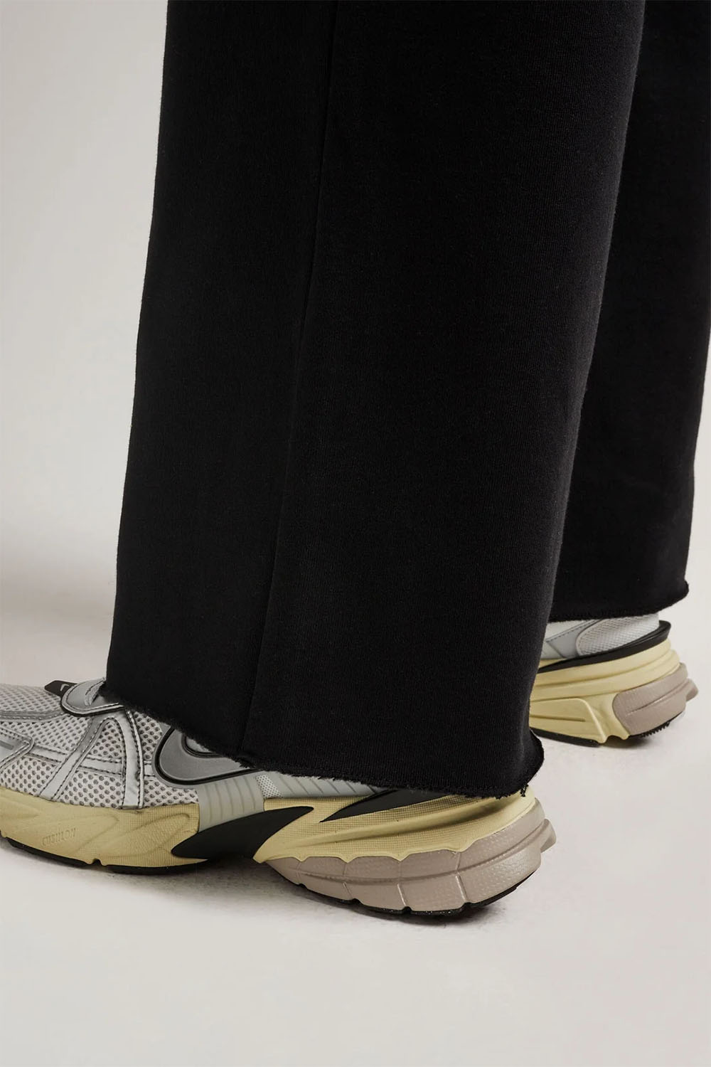 Richer Poorer - Recycled Fleece Wide Leg Pant - Black - Hem