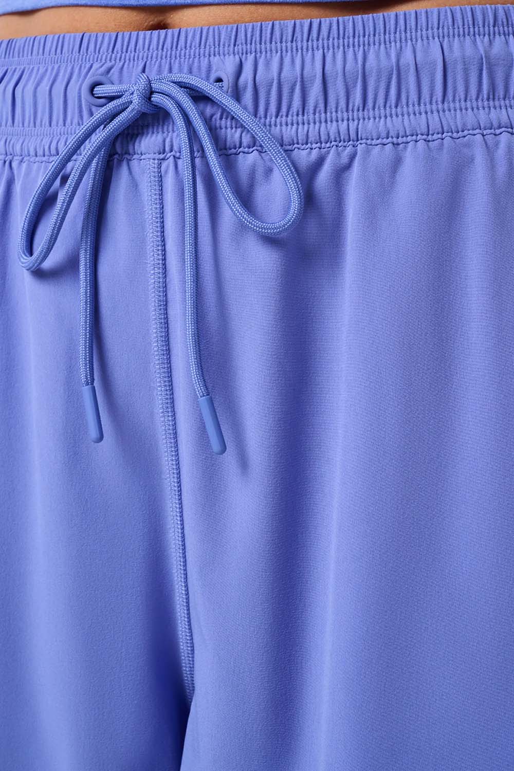 travis-mathew-breezeblend-challenger-short-baja-blue-detail