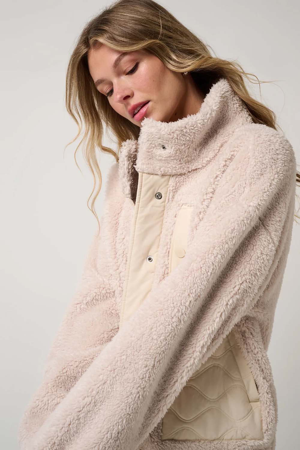 travis mathew clubside sherpa jacket brazilian sand side