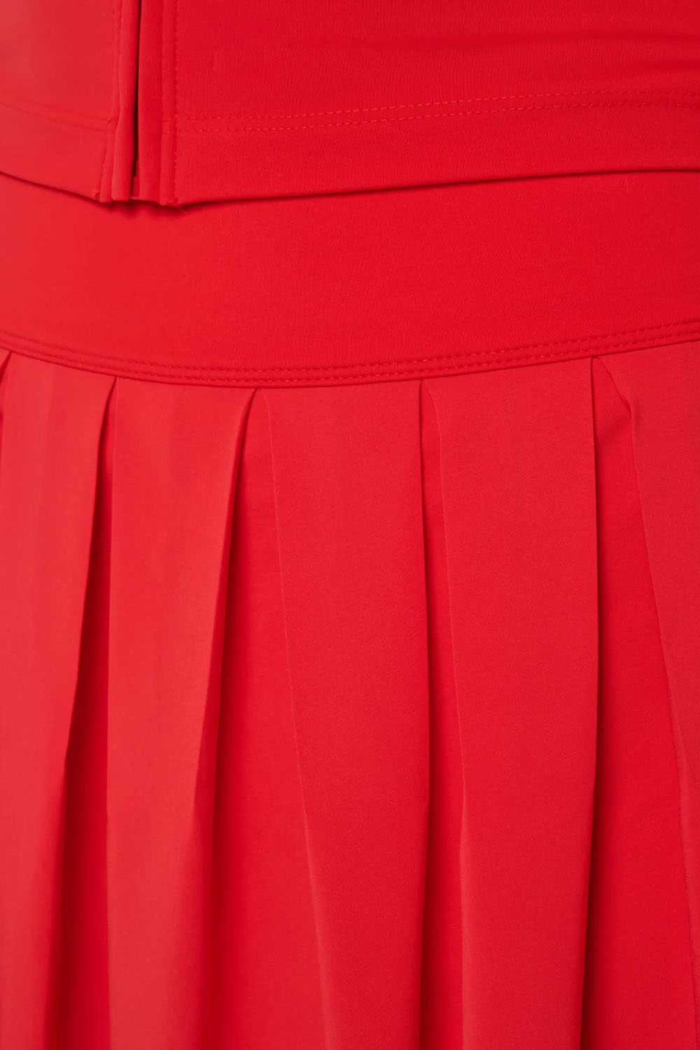 travis mathew breezeblend court skort tomato detail