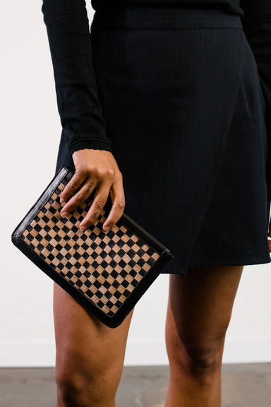 Able - Basketweave Clutch - Black/Tan - Model