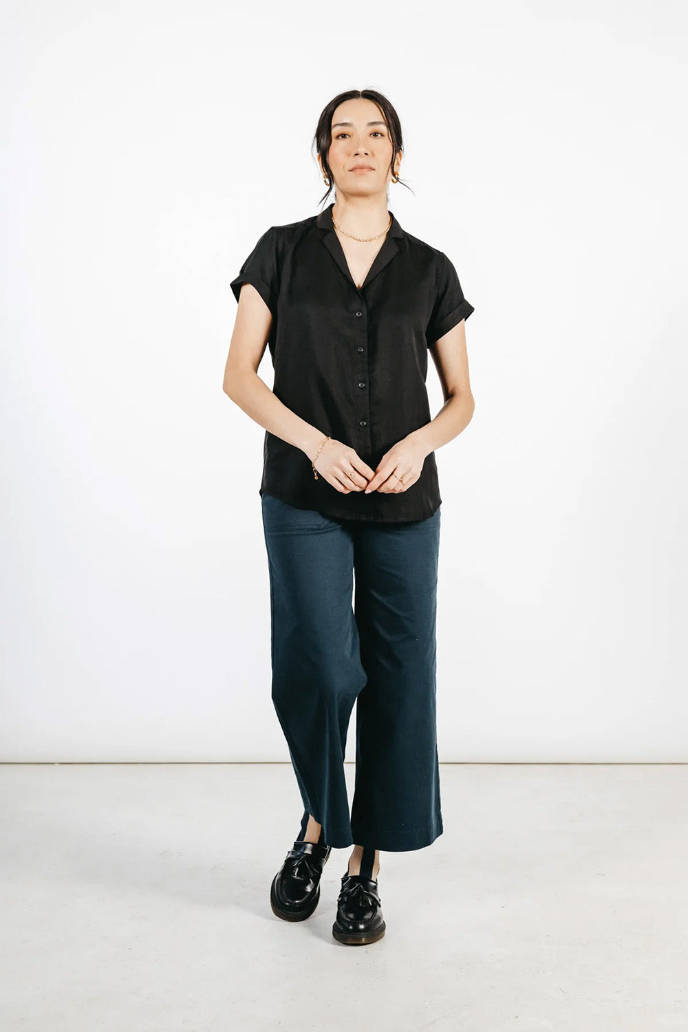 Bridge & Burn - Innes - Black - Front