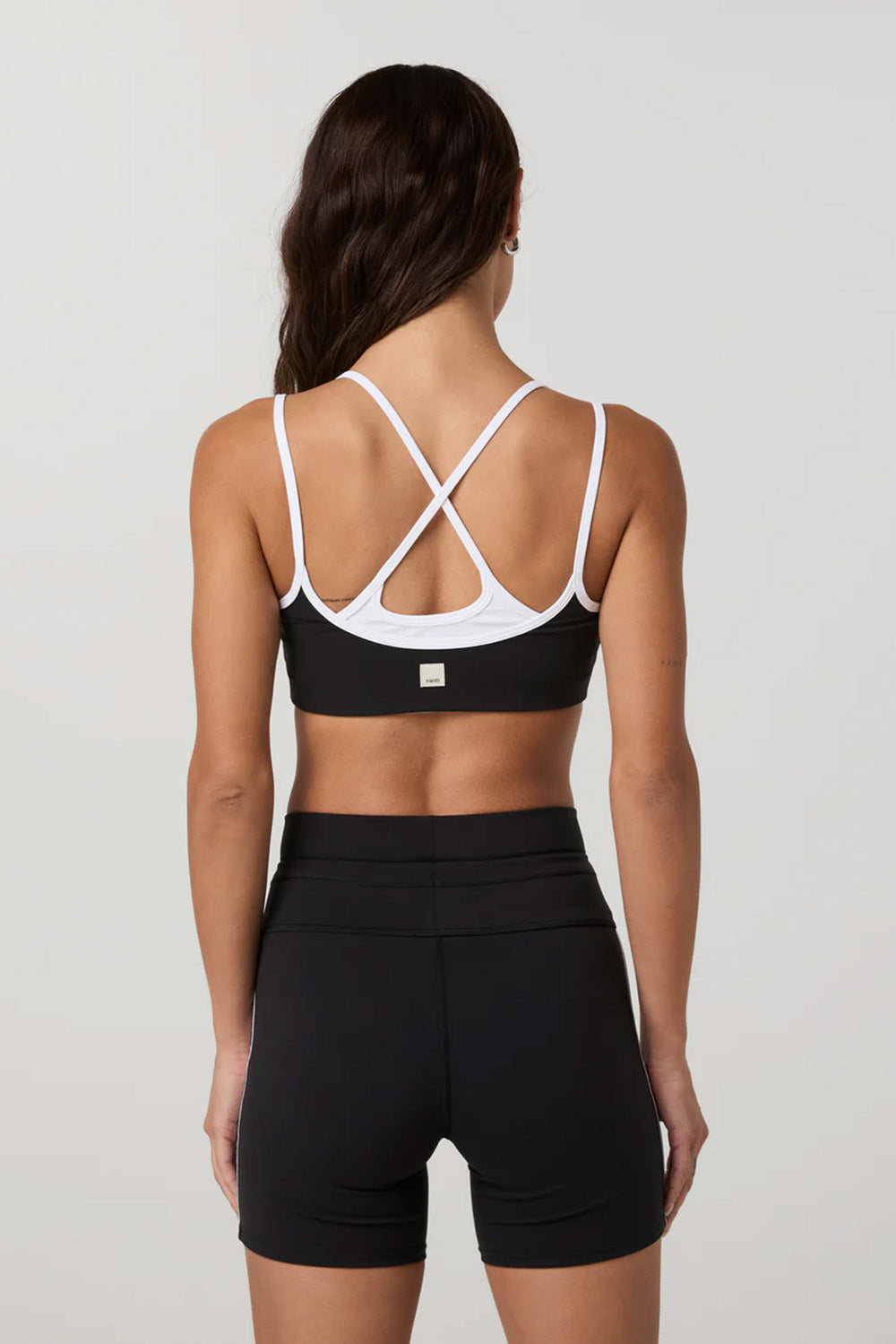 vuori-daily-layered-bra-black-back