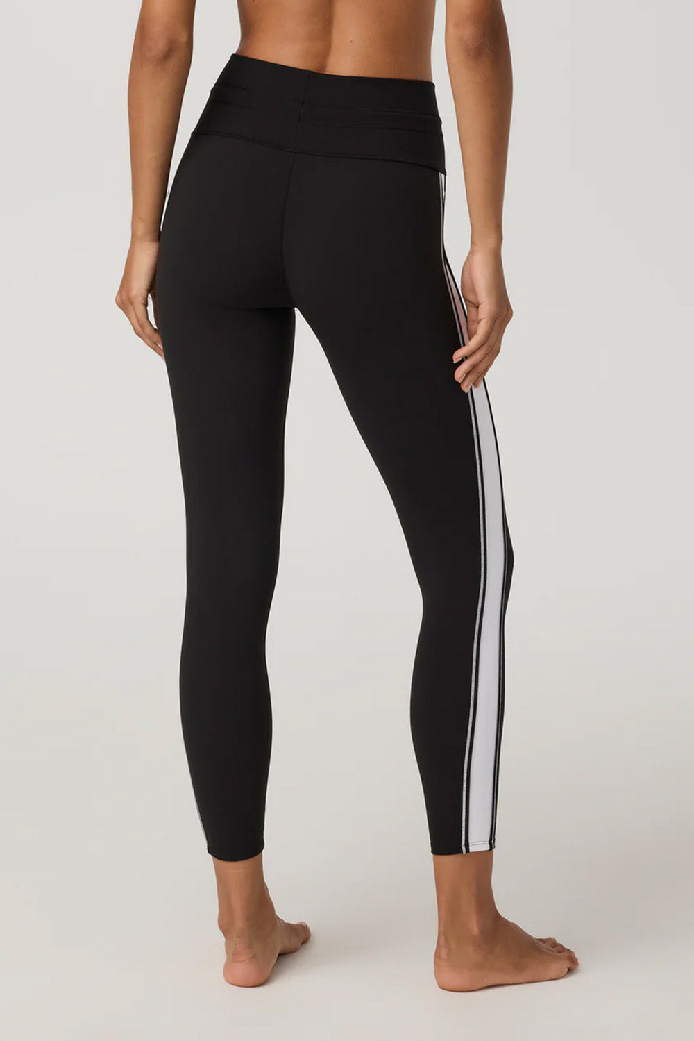 vuori-daily-track-legging-black-back