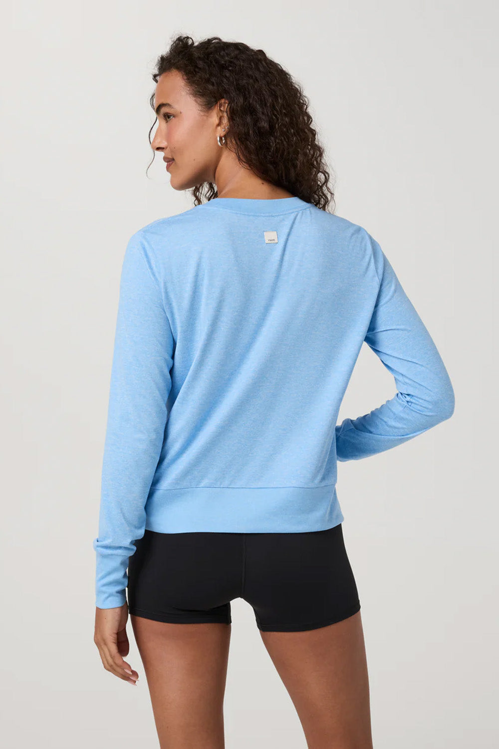 vuori-daydream-crew-oasis-blue-heather-back