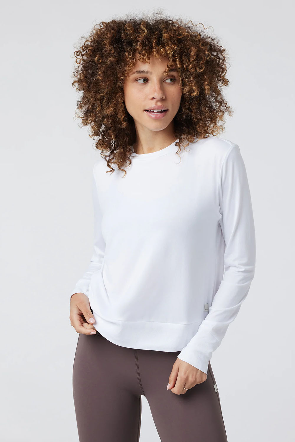 vuori-daydream-crew-white-front