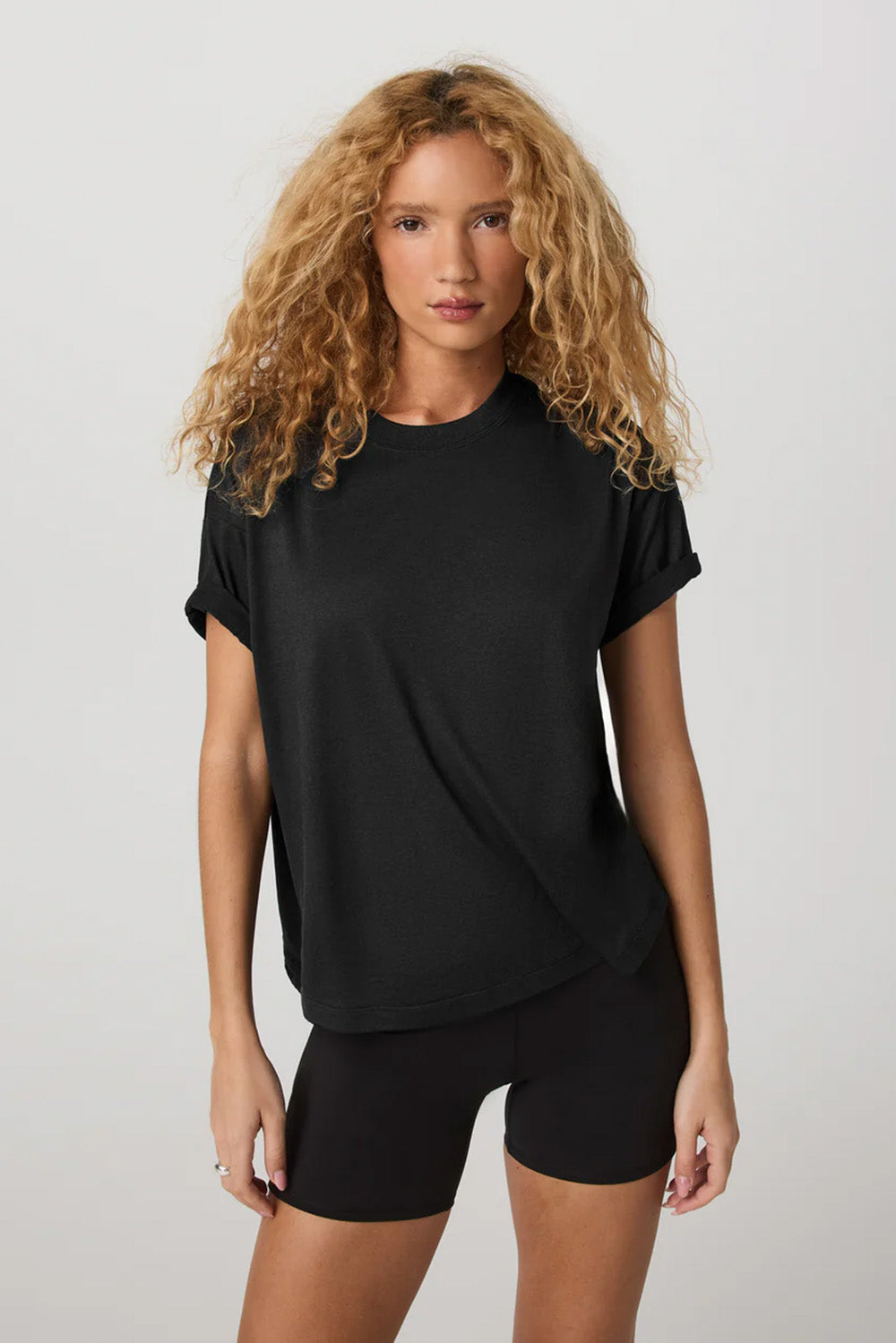 vuori-energy-tee-long-black-heather-front