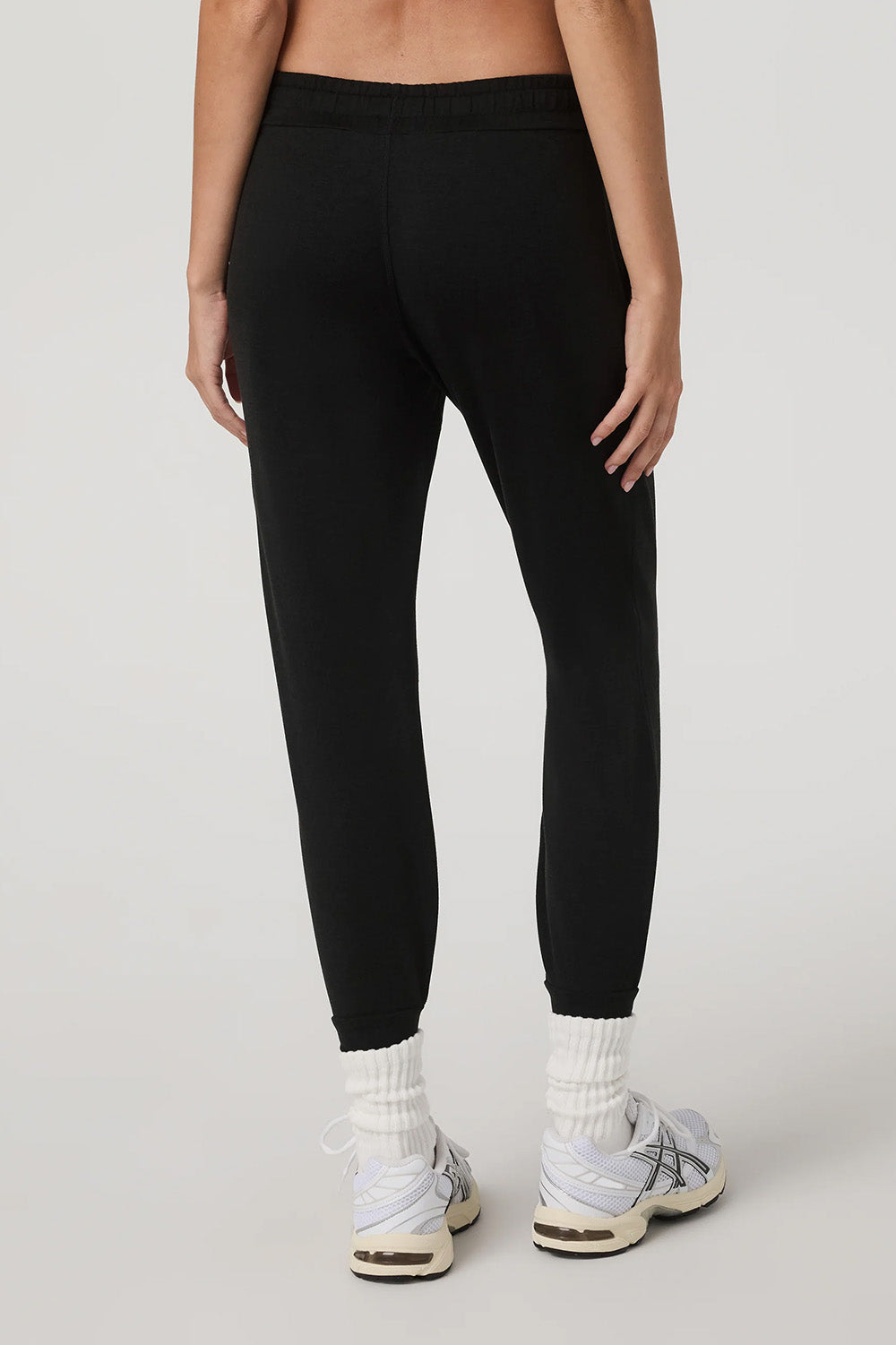 vuori performance jogger black heather back