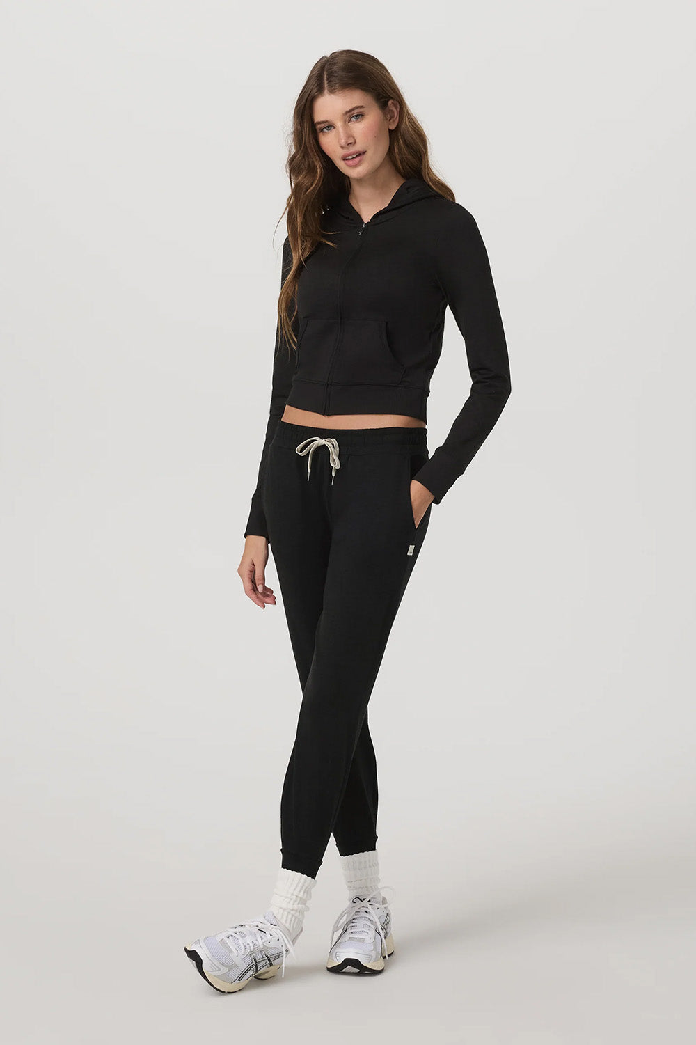 vuori performance jogger black heather