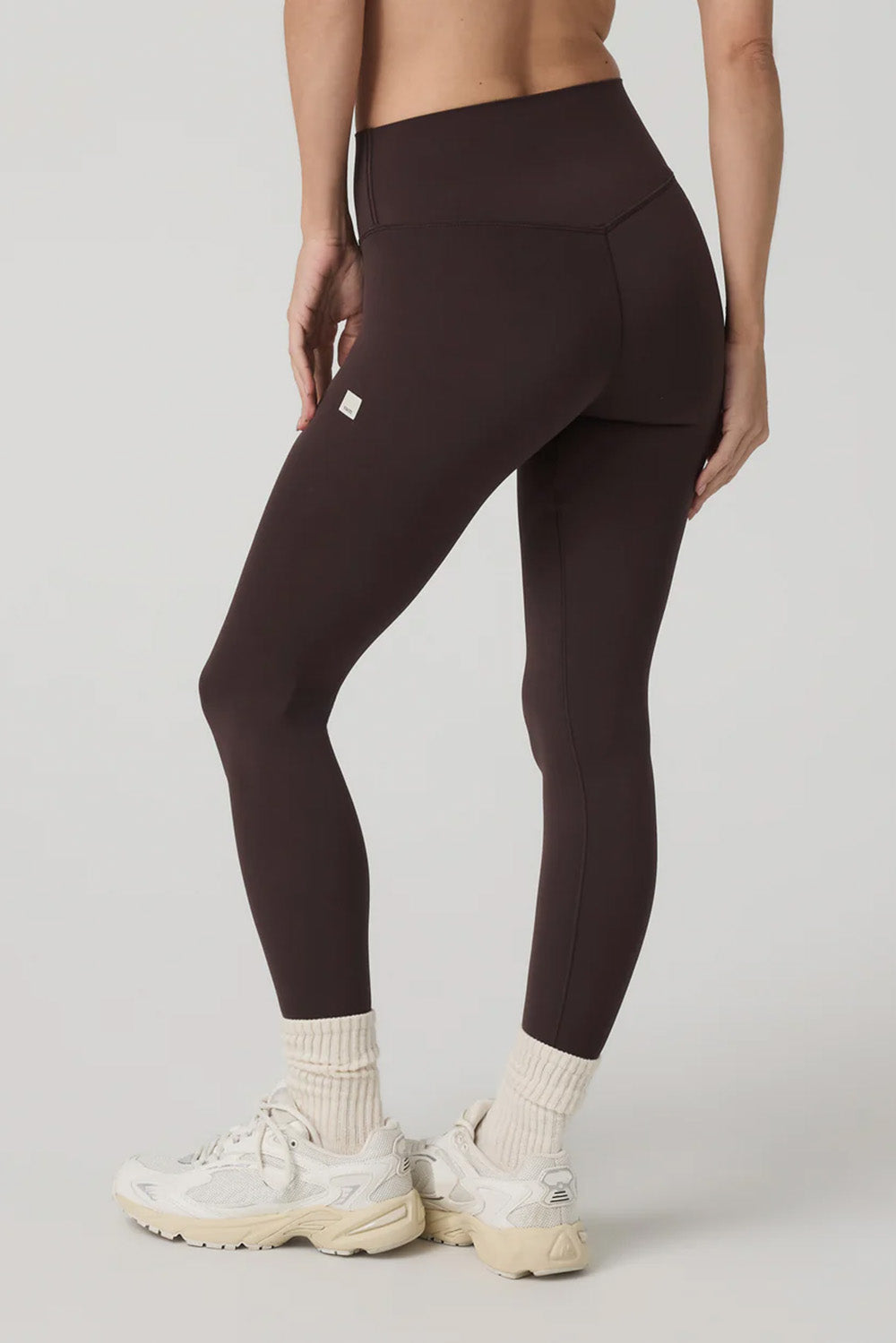 vuori all the form legging french roast back