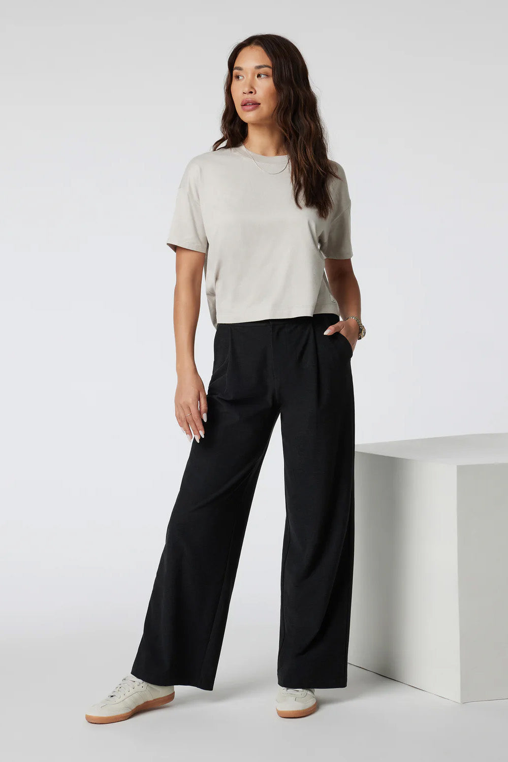 vuori energy tee ecru heather