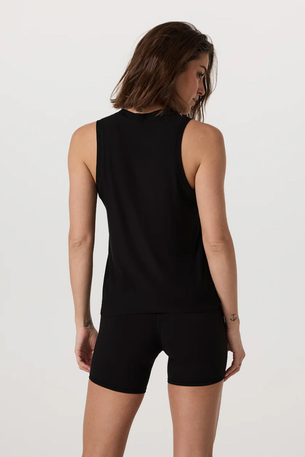 vuori energy top long black back