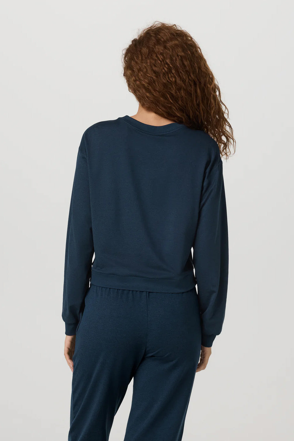 vuori halo modern crew blue coast heather back