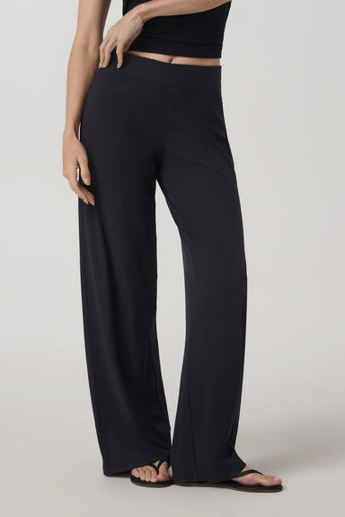 vuori pose wideleg pant black front