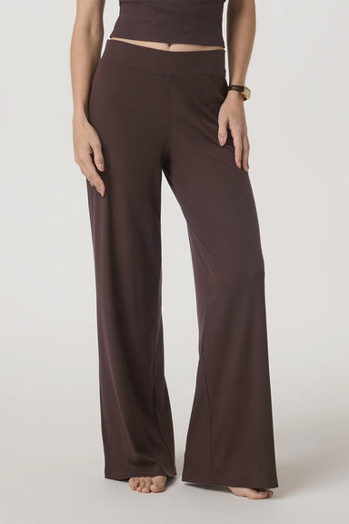vuori pose wideleg pant french roast front