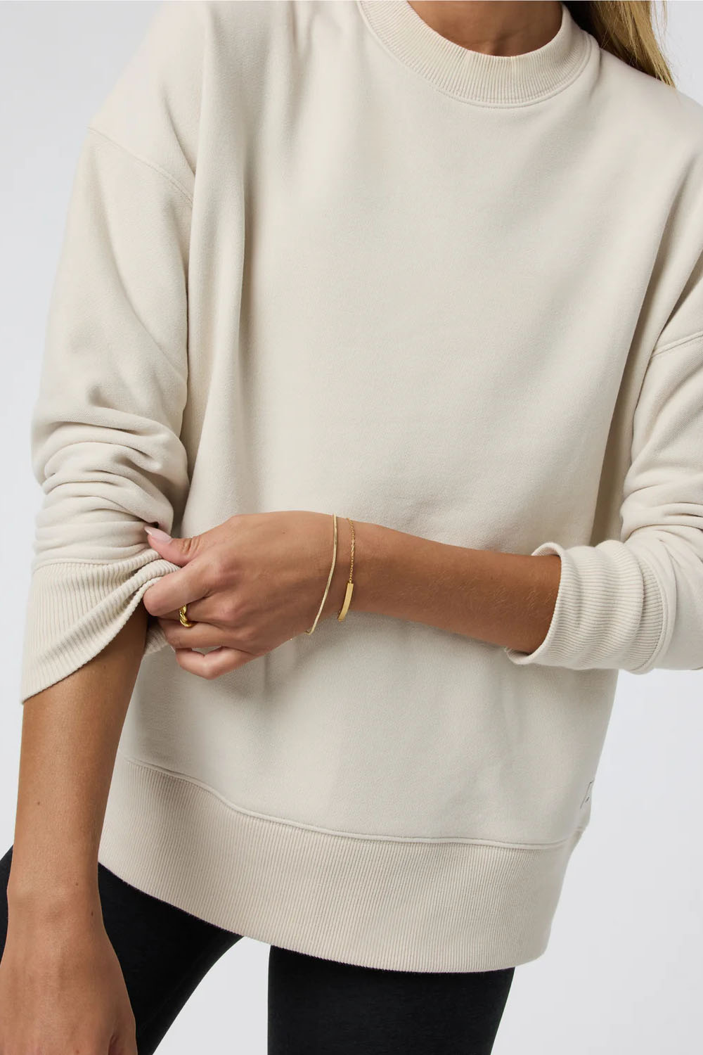 Vuori - Sedona Weekender Crew - Bone - Detail