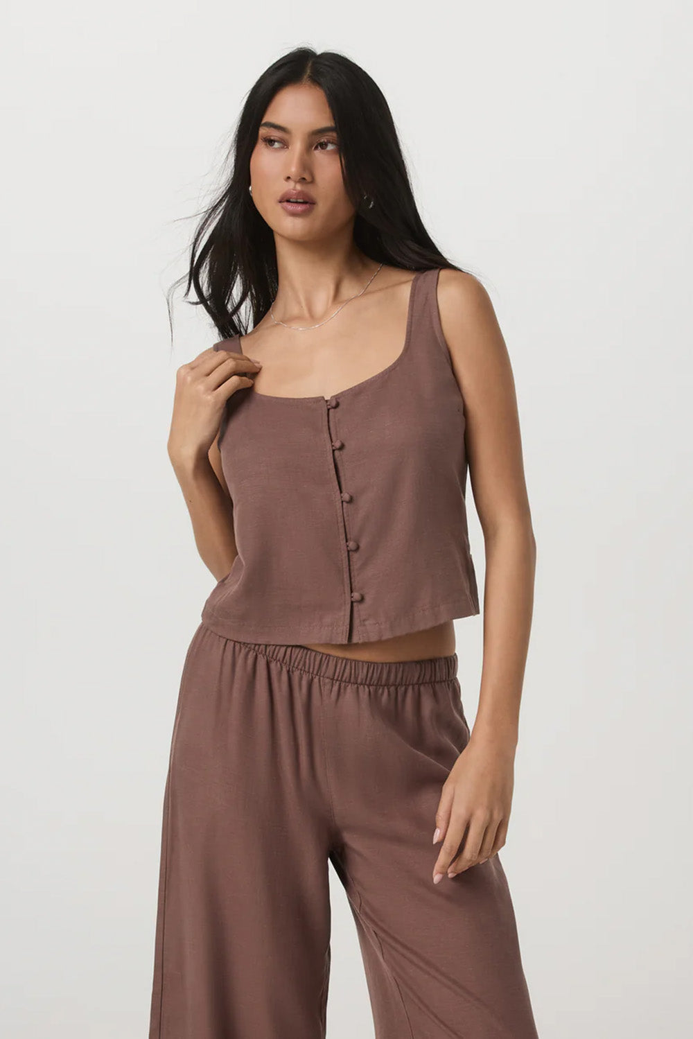 vuori trestles twill top sable profile