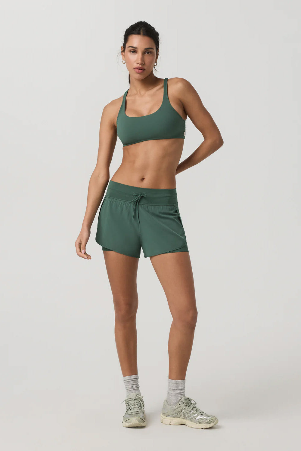 vuori yosemite bra agate green
