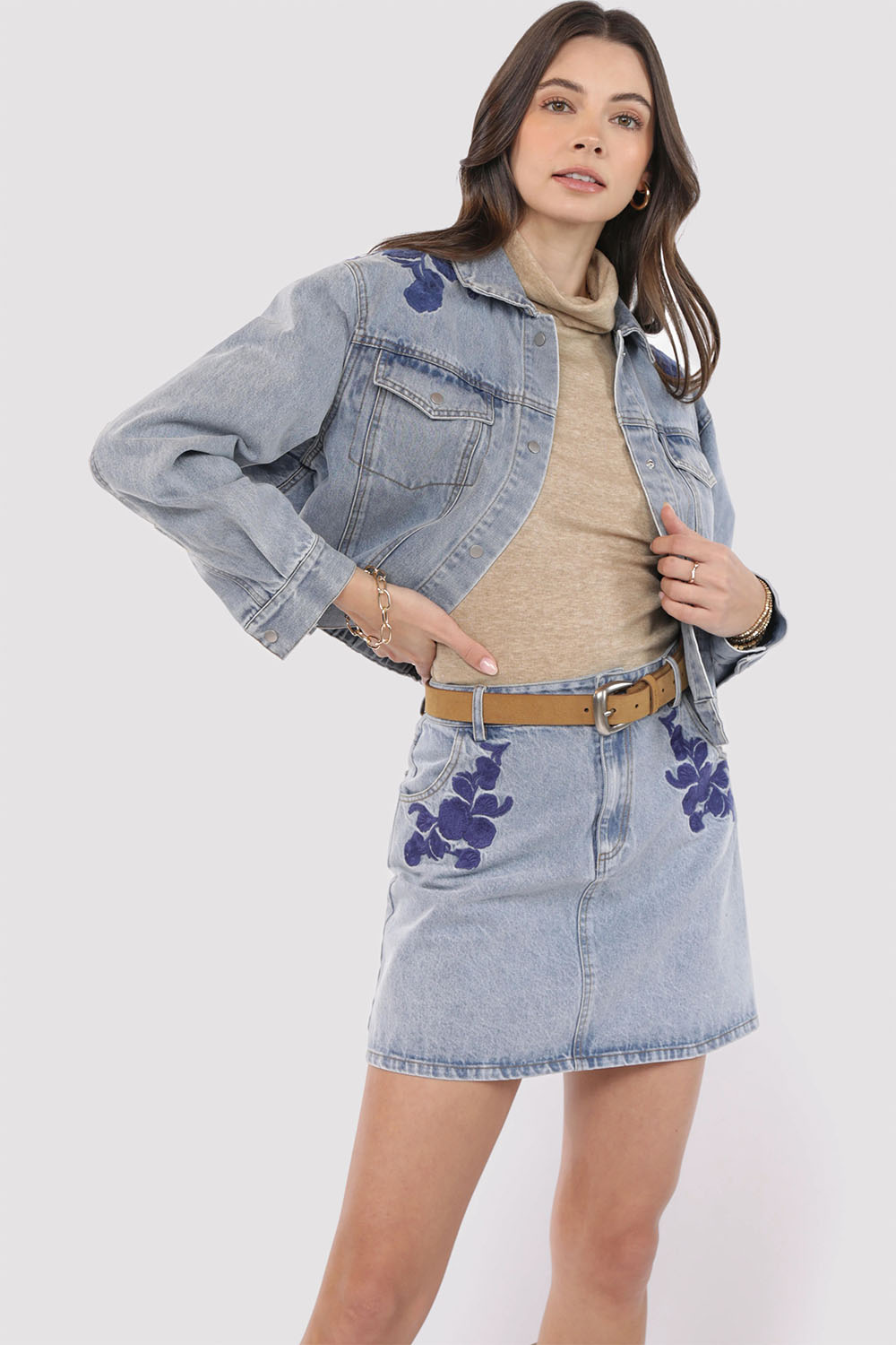 Sadie & Sage - MOST LIKELY EMBROIDERED DENIM JACKET - Mid Wash Blue - Front